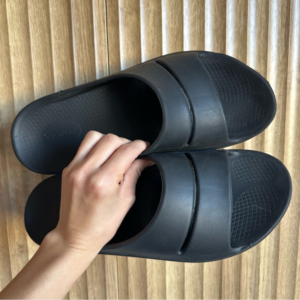 OOFOS MEN'S OOAHH SLIDE SANDAL - BLACK - Picture 5 of 7